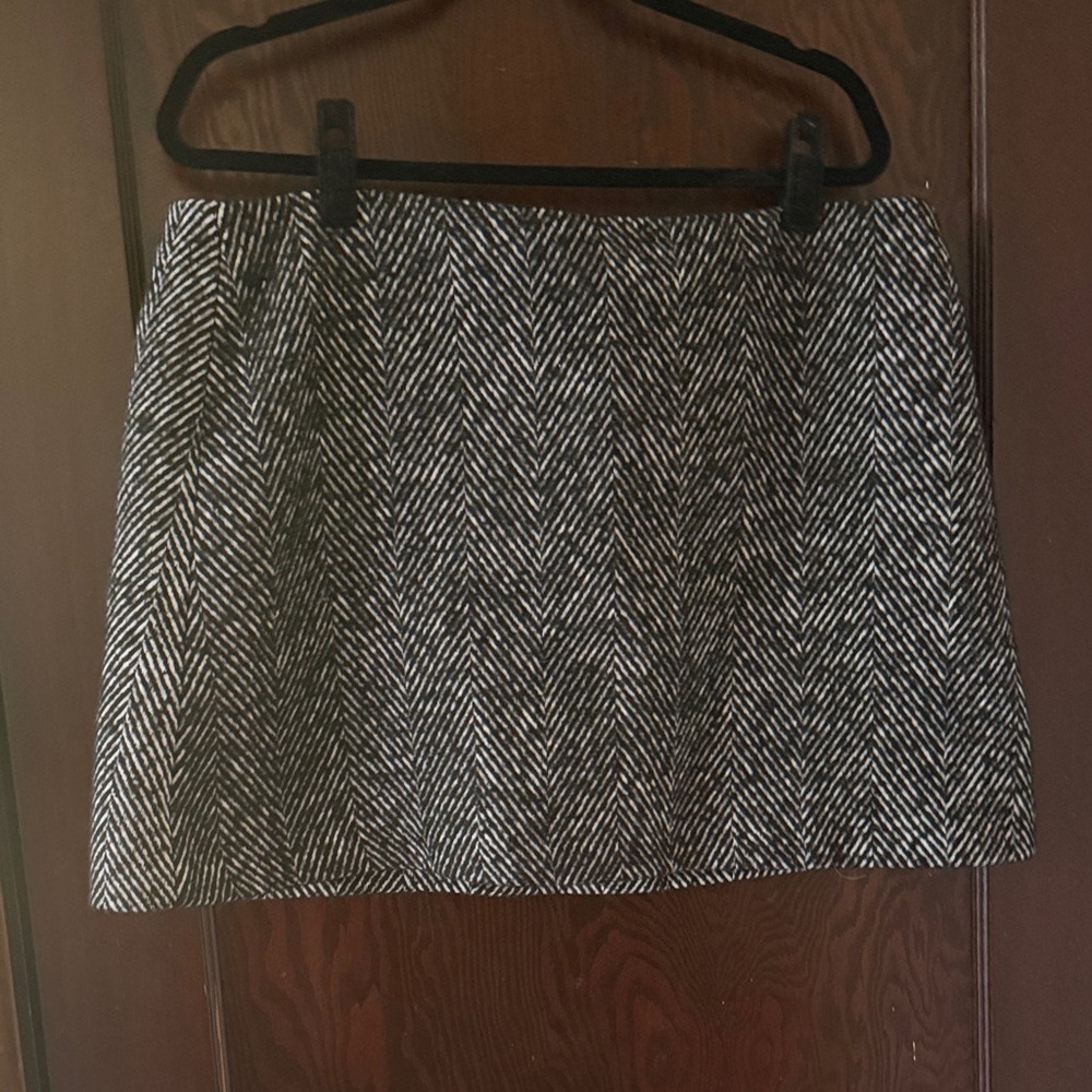 Gap Black and White Herringbone Skirt